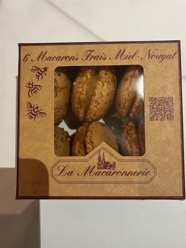 MACARONS MIEL-NOUGAT